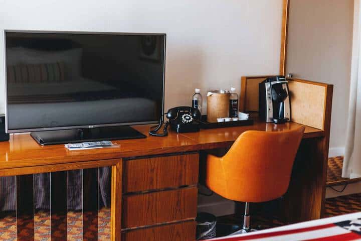 Room 2 of 67