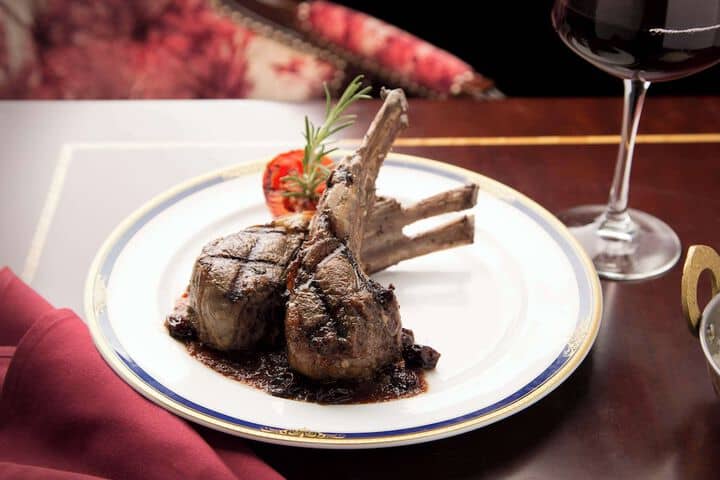 Dining 35 of 52
