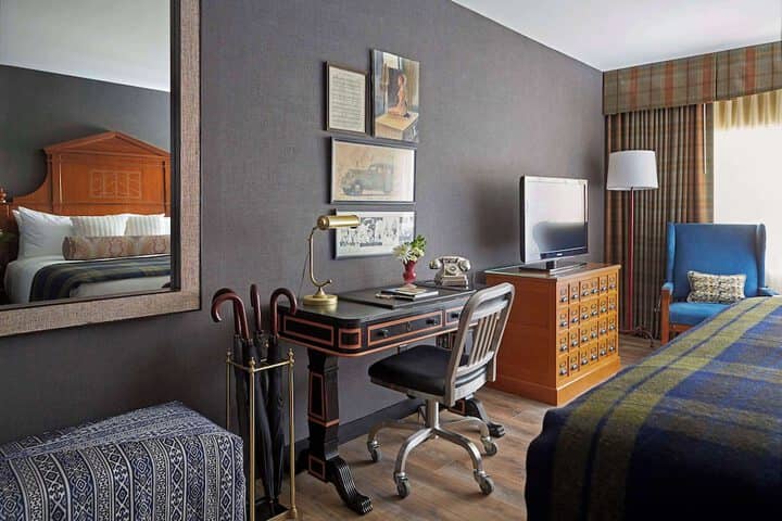 Room 17 of 52